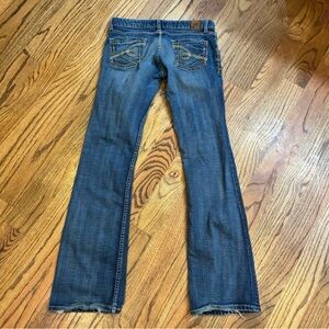 BKE Denim Stella Jeans Women's Size 28L Stretch Bootcut Blue Distressed Hem